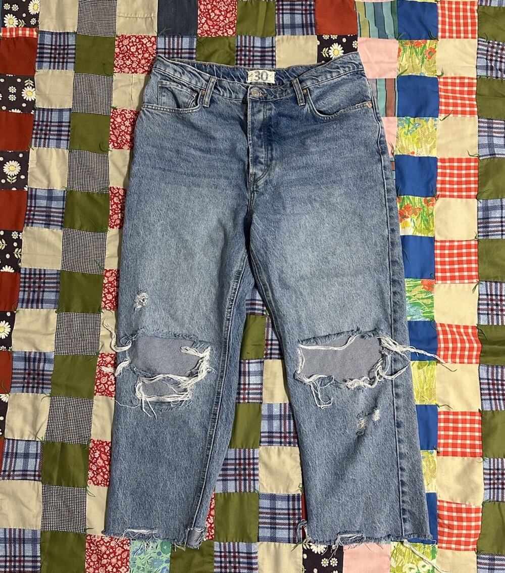 We The Free Women’s Distressed Blue Jeans Size 30 Light Wash Button Fly